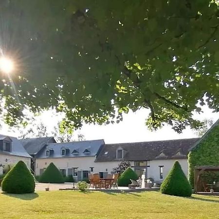 Domaine De La Limetiere Hotel Neuvy-le-Roi Екстериор снимка