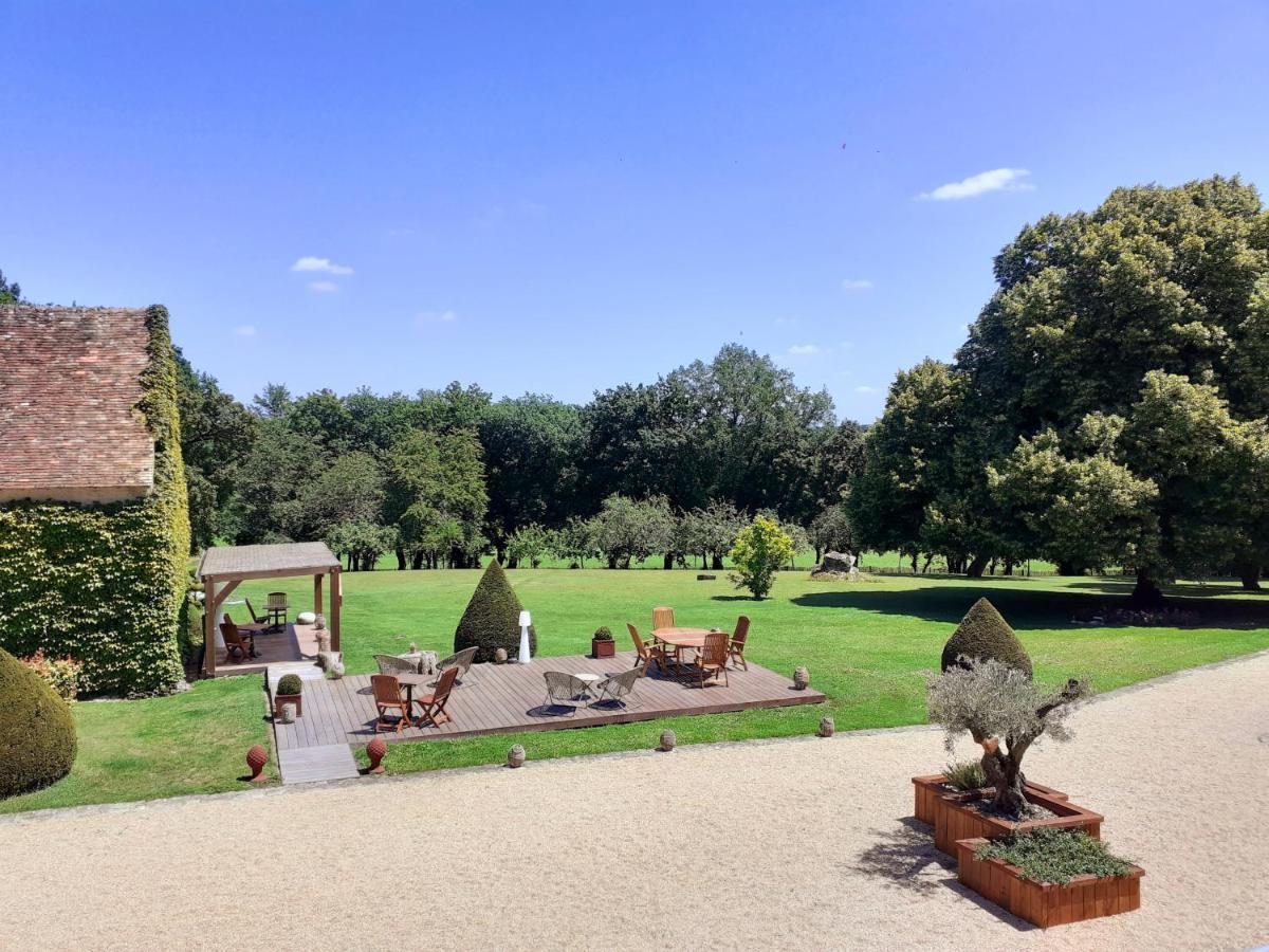 Domaine De La Limetiere Hotel Neuvy-le-Roi Екстериор снимка