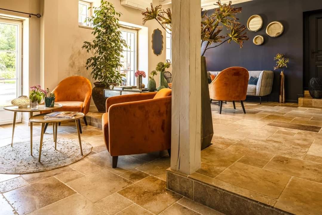 Domaine De La Limetiere Hotel Neuvy-le-Roi Екстериор снимка