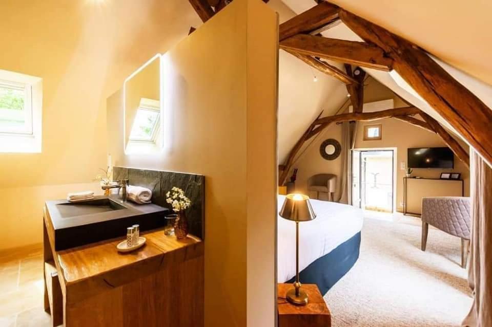 Domaine De La Limetiere Hotel Neuvy-le-Roi Екстериор снимка