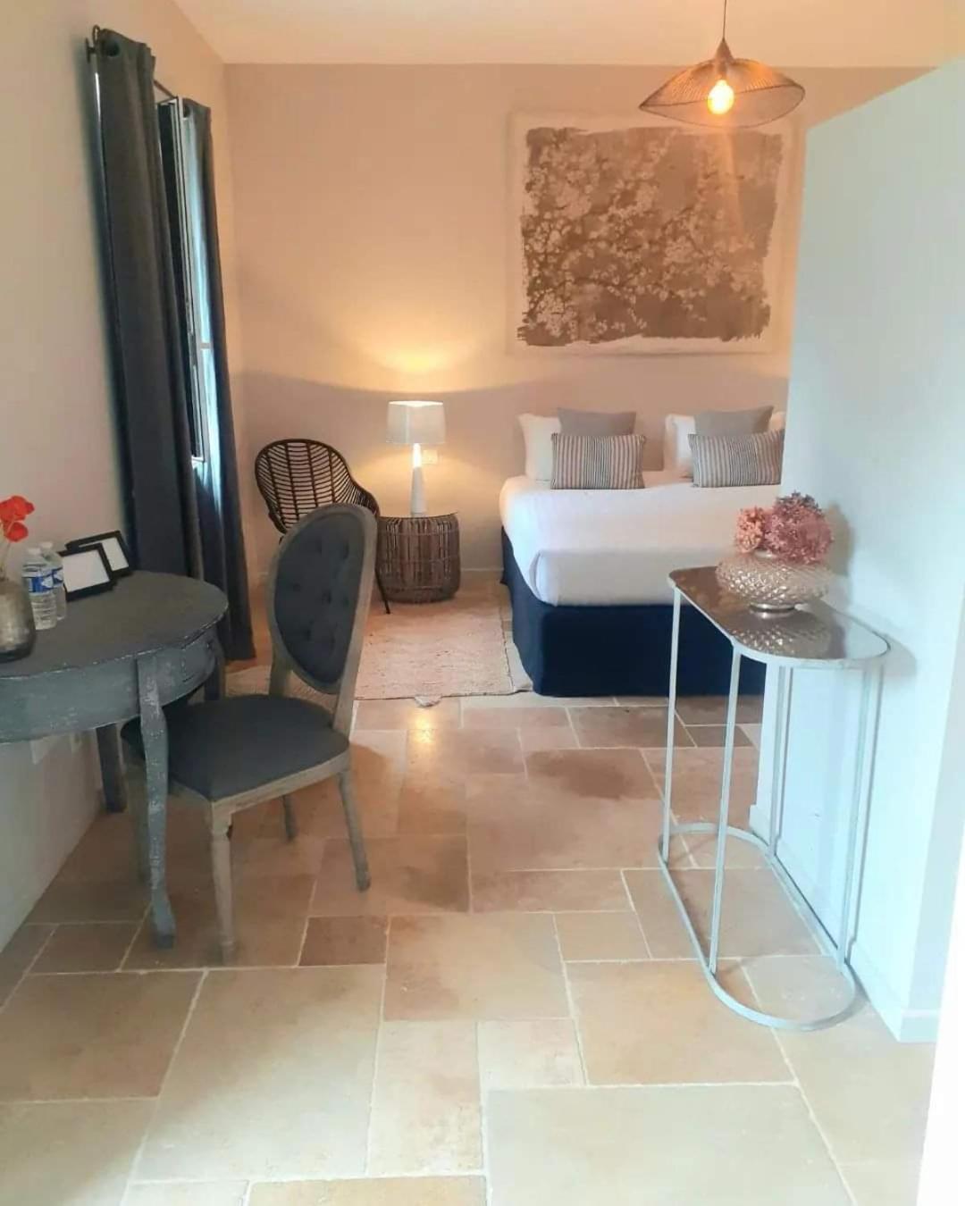 Domaine De La Limetiere Hotel Neuvy-le-Roi Екстериор снимка