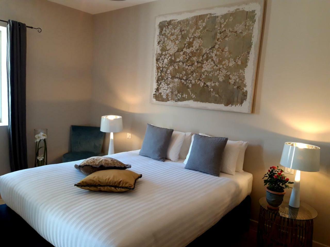 Domaine De La Limetiere Hotel Neuvy-le-Roi Екстериор снимка